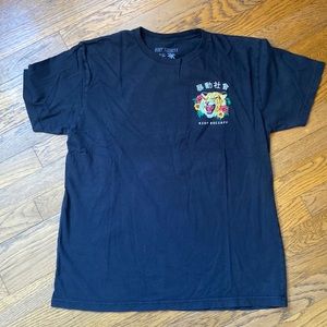 Riot society, T-shirt